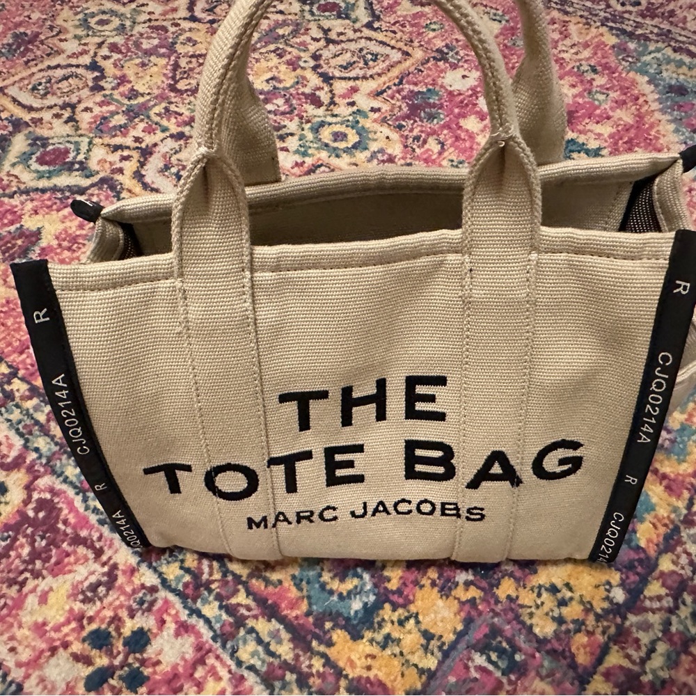 Marc Jacob’s The Tote Bag Medium